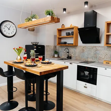 Maya's Flats & 29 - Bastion Walowa, Gdans *