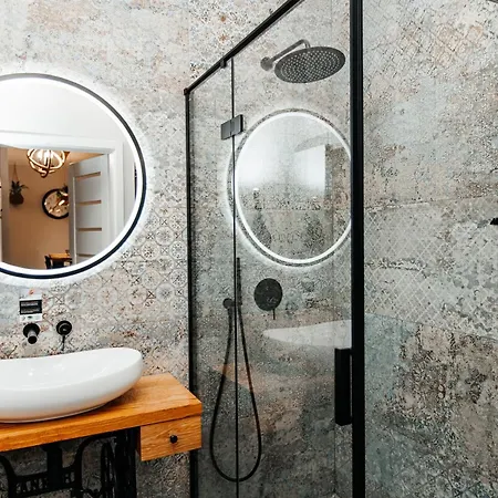 Maya's Flats & 29 - Bastion Walowa, Gdans *