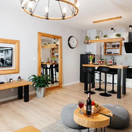 Maya's Flats & 29 - Bastion Walowa, Gdans * Danzica