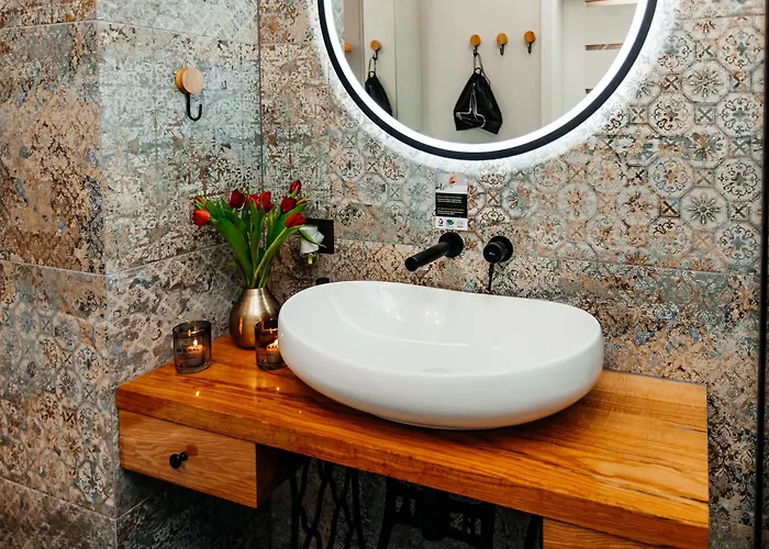 Maya's Flats & 29 - Bastion Walowa, Gdans * גדנסק