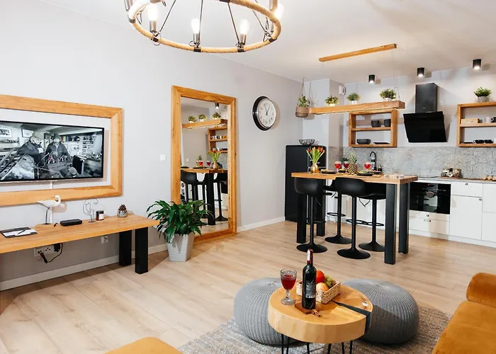 Maya's Flats & 29 - Bastion Walowa, Gdans * Gdańsk